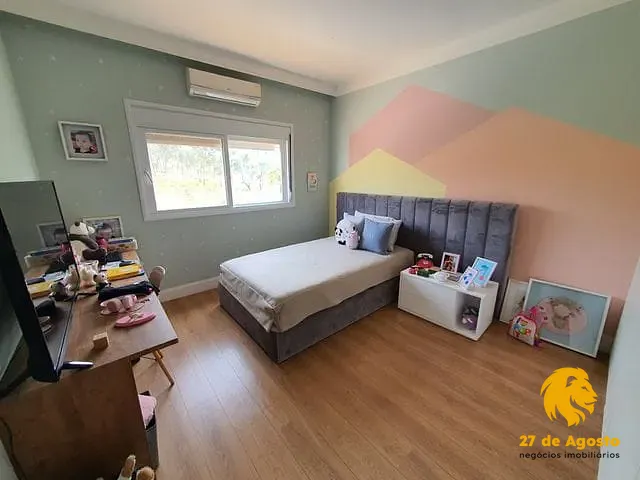 Galpão / Barracão com 1000000m² 1 quarto e 1 banheiro, à venda ou para alugar, no bairro Petrópolis em Londrina