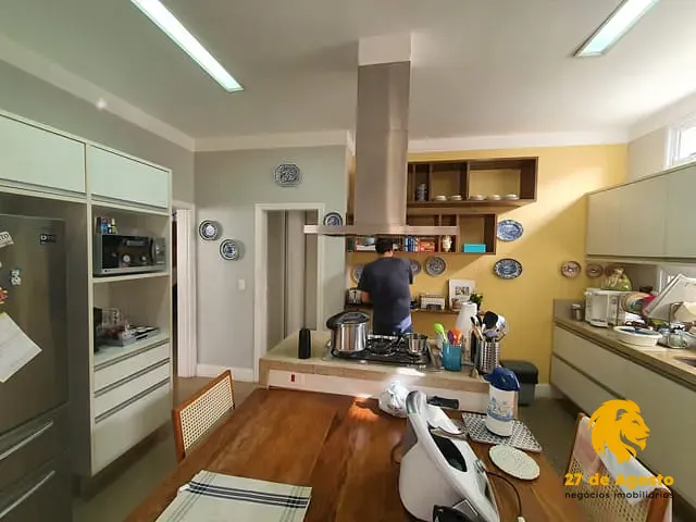 Galpão / Barracão com 1000000m² 1 quarto e 1 banheiro, à venda ou para alugar, no bairro Petrópolis em Londrina