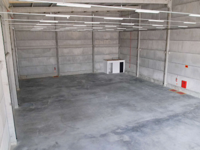 Galpão / Barracão com 3000m², à venda, no bairro Centro em Porto Belo