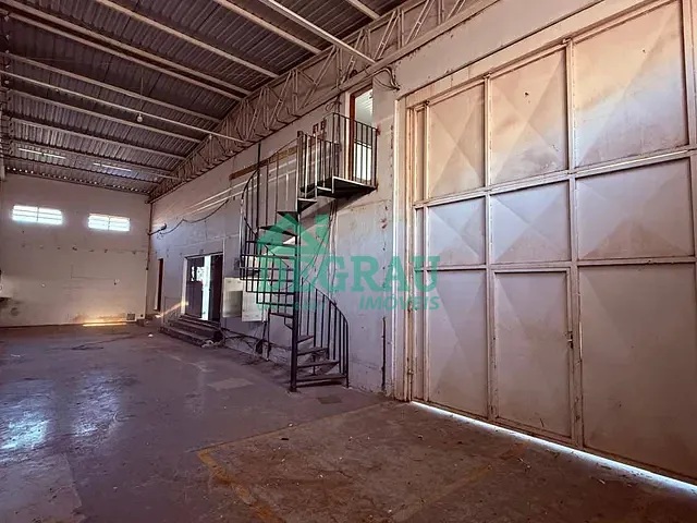 Galpão / Barracão com 2500m², para alugar, no bairro Parque Cimentolândia em Itapeva