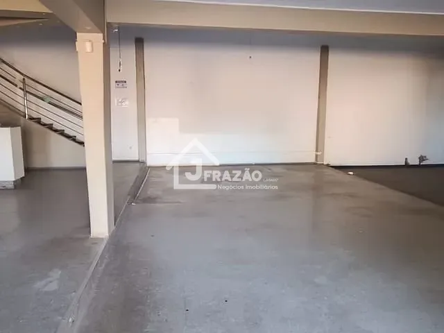 Galpão / Barracão com 1400m², para alugar, no bairro Vila Osvaldo Rosa em Goiânia