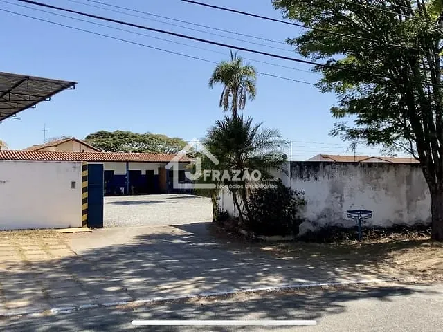 Galpão / Barracão com 1400m², para alugar, no bairro Vila Osvaldo Rosa em Goiânia