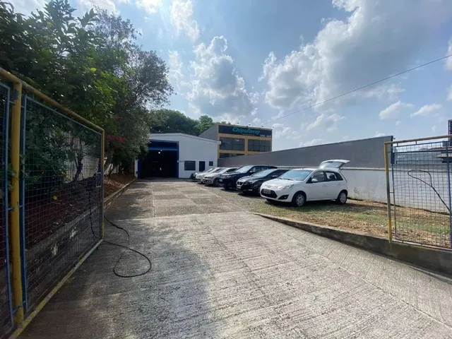 Galpão / Barracão à venda, no bairro Seminário em Curitiba