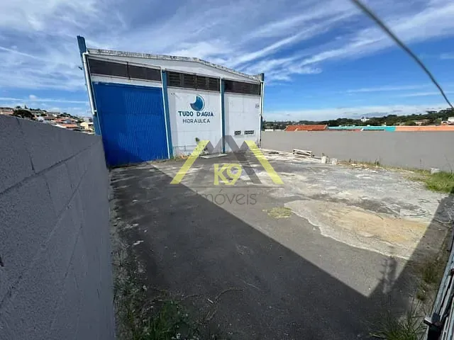 Galpão / Barracão com 596m², à venda, no bairro Osasco em Colombo