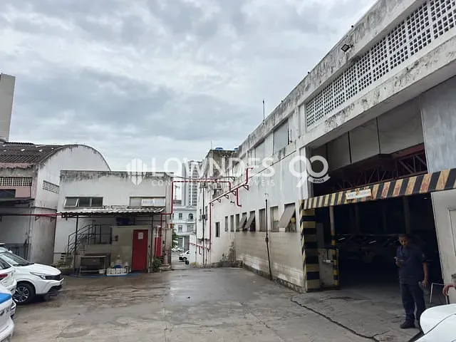 Galpão / Barracão com 8708m², para alugar, no bairro Santo Cristo em Rio de Janeiro
