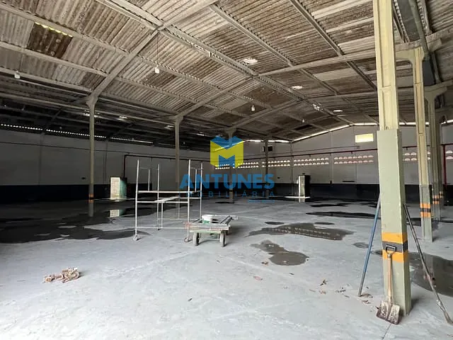 Galpão / Barracão com 1400m², para alugar, no bairro Imbiribeira em Recife