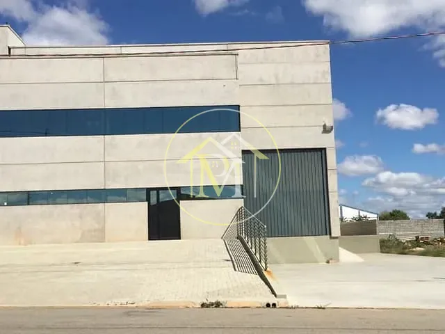 Galpão / Barracão com 1221m², para alugar, no bairro Éden em Sorocaba