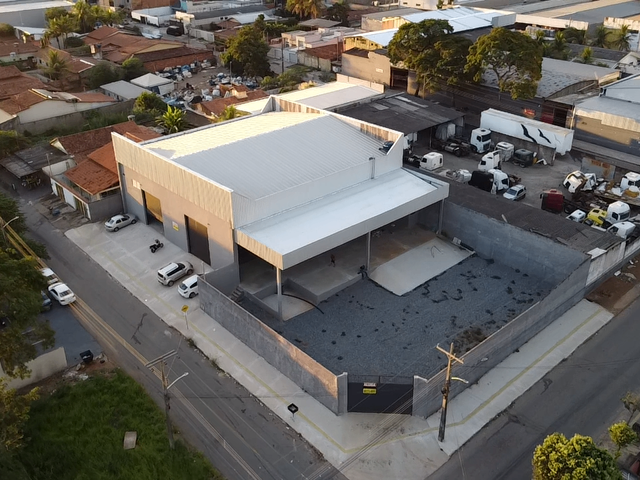 Galpão / Barracão com 1500m², para alugar, no bairro Vila Maria em Aparecida de Goiânia