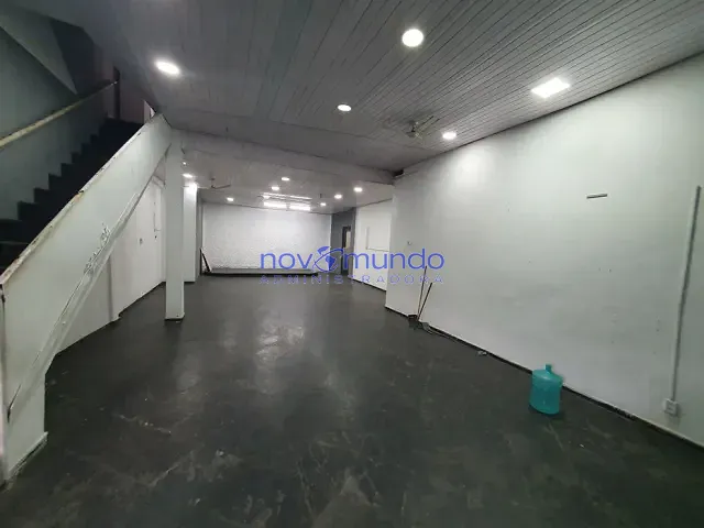 Galpão / Barracão com 86m², para alugar, no bairro Bonsucesso em Rio de Janeiro