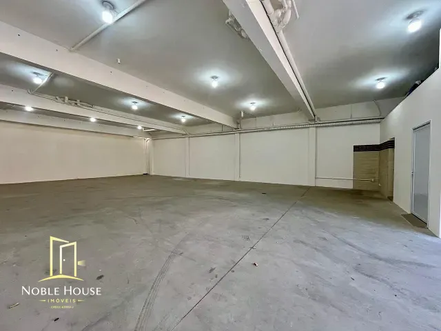 Galpão / Barracão com 220m², para alugar, no bairro João XXIII em Vinhedo