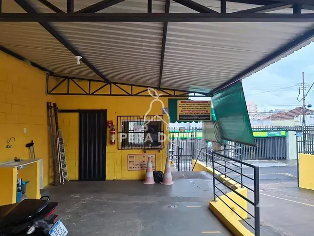 Galpão / Barracão à venda, no bairro Estados Unidos em Uberaba