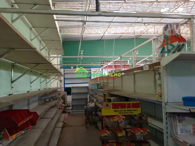 Galpão / Barracão com 320m², para alugar, no bairro Esplanada em Teresina