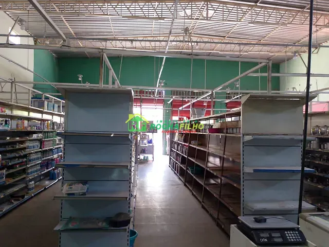 Galpão / Barracão com 320m², para alugar, no bairro Esplanada em Teresina