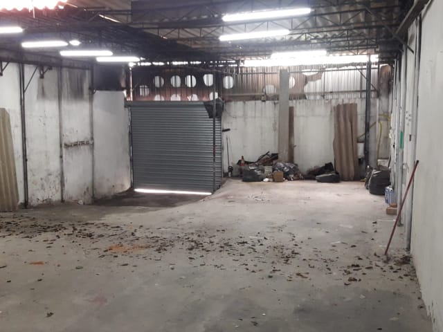 Foto do Galpão / Barracão - ** GALPÃO PARA LOCAÇÃO DE 151m² (8x19) COM 1 SALA COMERCIAL - ÓTIMA LOCALIZAÇÃO - Para Mais Informações Corretor Alex Camargo (11) 94009-6980 !!! ** | Rocha Marqueze Imóveis