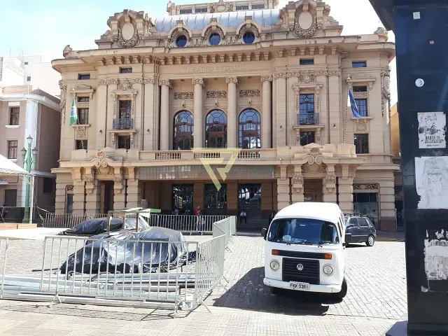 Galpão / Barracão com 300m², à venda, no bairro Jardim Jóquei Clube em Ribeirão Preto