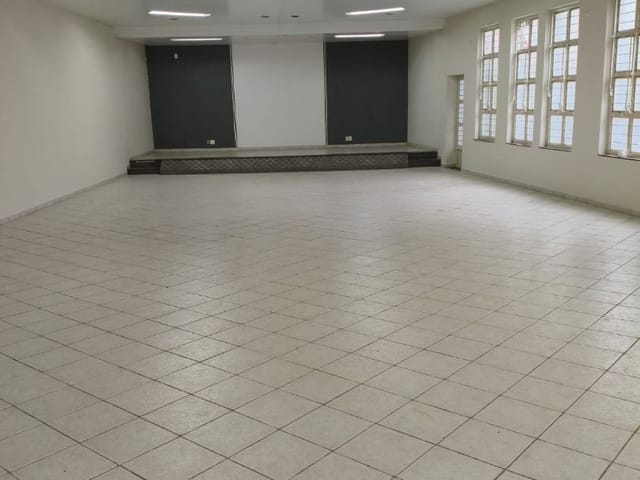 Galpão / Barracão com 345m², para alugar, no bairro Ipiranga em Juiz de Fora