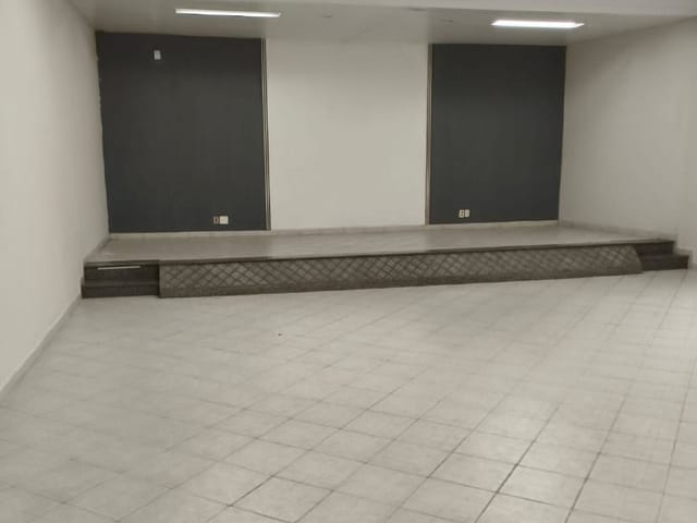 Galpão / Barracão com 345m², para alugar, no bairro Ipiranga em Juiz de Fora