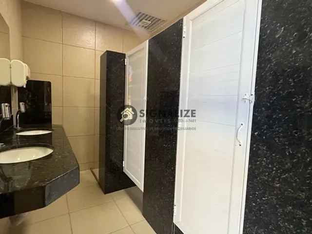 Galpão / Barracão à venda ou para alugar, no bairro Cajueiro em Cabo Frio