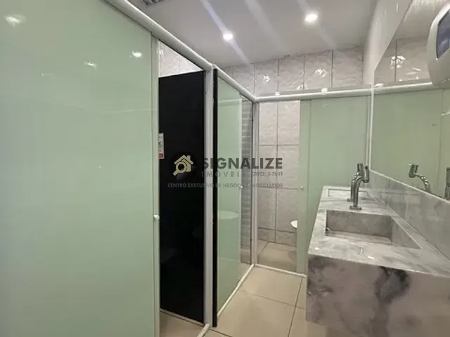 Galpão / Barracão à venda ou para alugar, no bairro Cajueiro em Cabo Frio