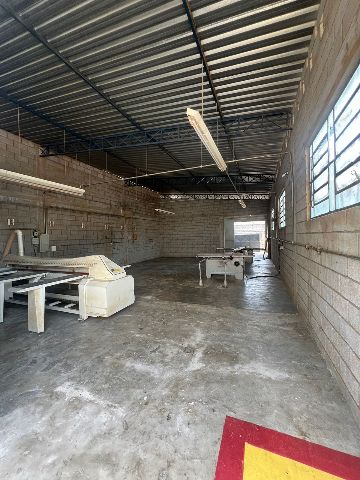Galpão / Barracão com 1260m², à venda ou para alugar, no bairro Jardim Baronesa em Taubaté