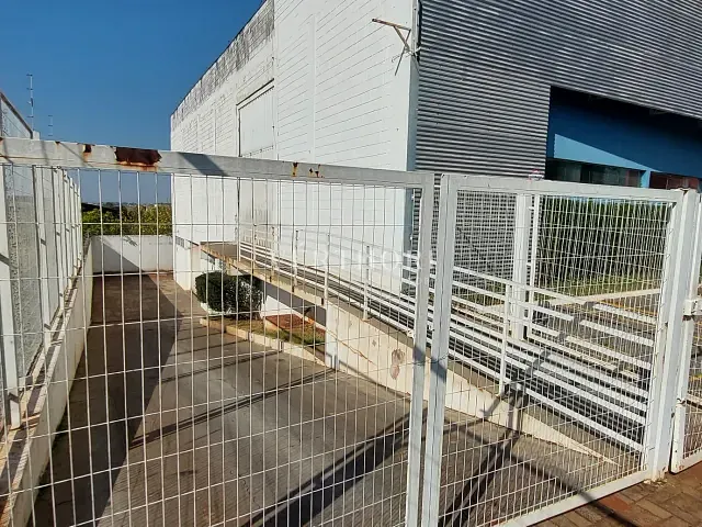 Galpão / Barracão com 2540m², para alugar, no bairro Lindóia em Londrina