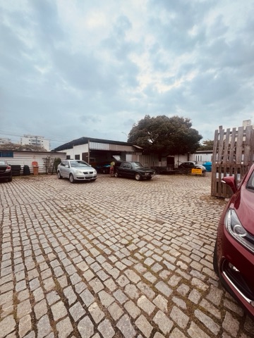 Galpão / Barracão com 571m², para alugar, no bairro Centro em Cabo Frio