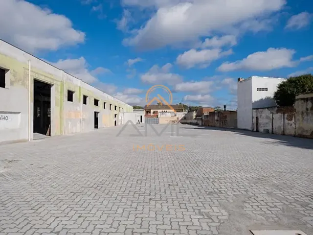 Galpão / Barracão à venda ou para alugar, no bairro Centro em Pelotas