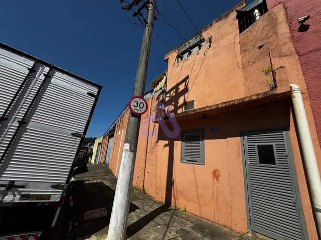 Galpão / Barracão com 831m², para alugar, no bairro Jardim Cumbica em Guarulhos