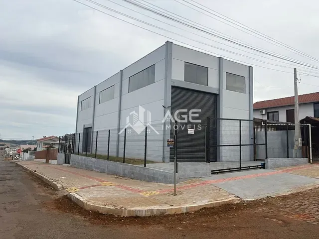 Galpão / Barracão com 217m², para alugar, no bairro Parque Redenção em Erechim