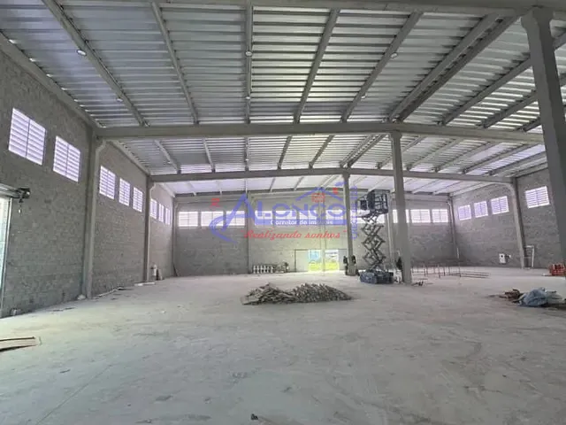 Galpão / Barracão com 2000m², para alugar, no bairro Rio Abaixo em Jacareí