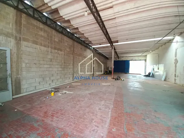 Galpão / Barracão com 304m², à venda, no bairro Jardim Rosely em Pindamonhangaba