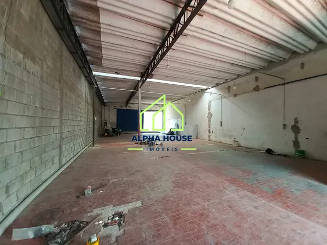 Galpão / Barracão com 304m², à venda, no bairro Jardim Rosely em Pindamonhangaba