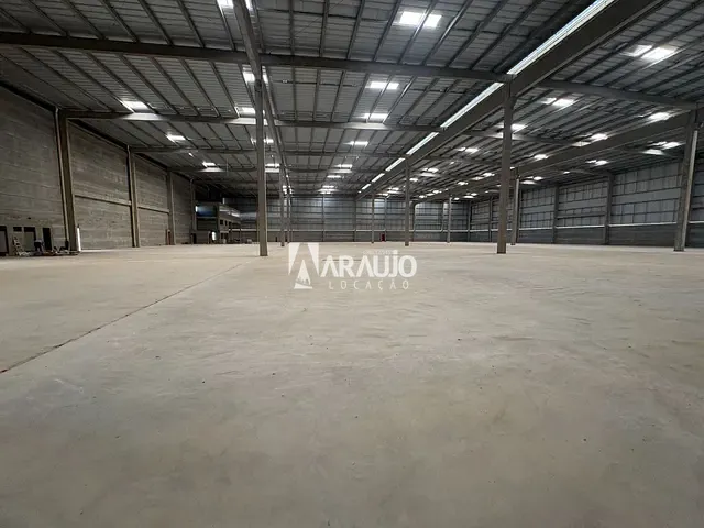 Galpão / Barracão com 3705m², para alugar, no bairro Escalvados em Navegantes