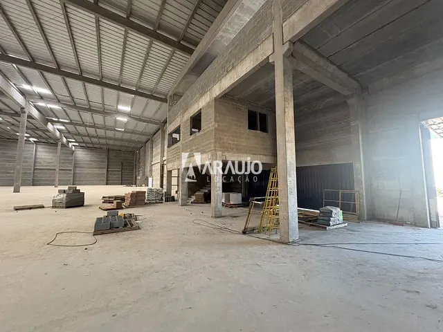 Galpão / Barracão com 3705m², para alugar, no bairro Escalvados em Navegantes