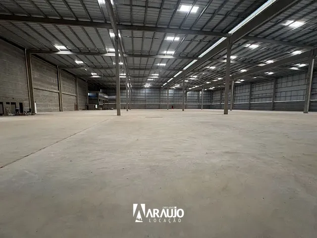 Galpão / Barracão com 3705m², para alugar, no bairro Escalvados em Navegantes