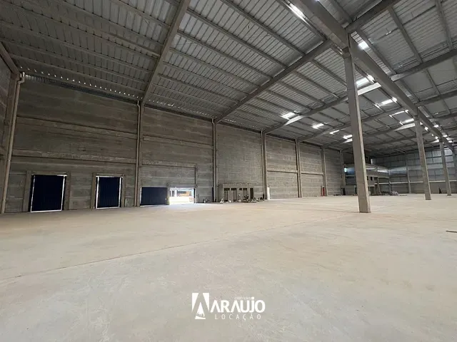Galpão / Barracão com 3705m², para alugar, no bairro Escalvados em Navegantes