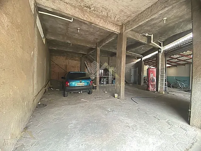 Galpão / Barracão com 350m², para alugar, no bairro Democrata em Juiz de Fora