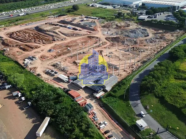 Galpão / Barracão com 3771m², para alugar, no bairro Mikail II em Guarulhos
