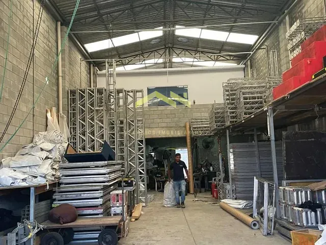 Galpão / Barracão com 160m², para alugar, no bairro Santa Terezinha em Santo André