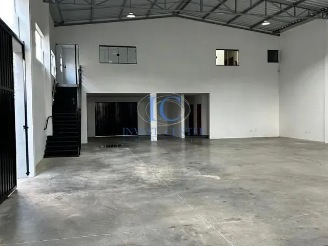 Galpão / Barracão com 610m², para alugar, no bairro Castelo Branco - Din em Indaiatuba