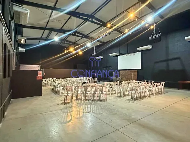 Galpão / Barracão com 800m², para alugar, no bairro Campo Grande em Rio de Janeiro