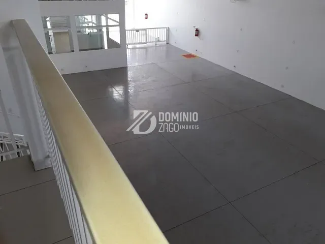 Galpão / Barracão com 560m², à venda ou para alugar, no bairro Conjunto Manoel Mendes em Uberaba