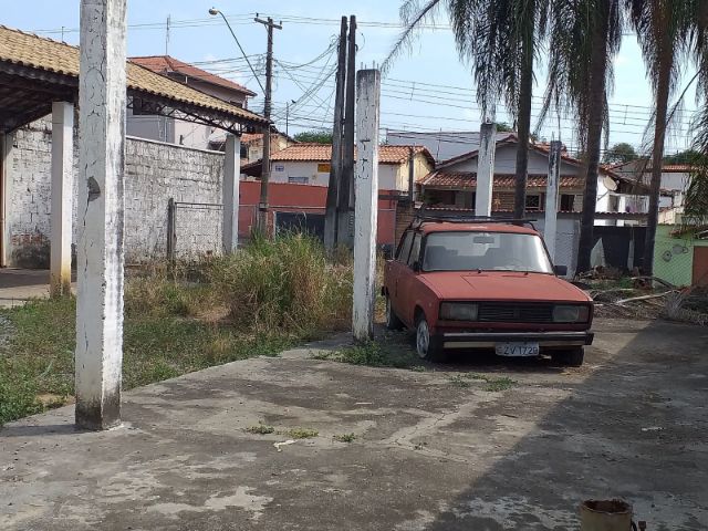 Galpão / Barracão com 1255m², à venda, no bairro Vila Zélia  em Lorena