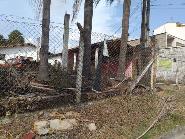 Galpão / Barracão com 1255m², à venda, no bairro Vila Zélia  em Lorena