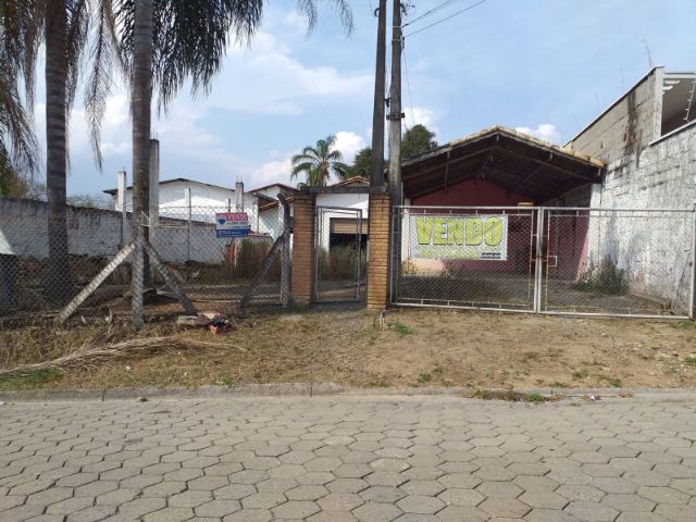 Galpão / Barracão com 1255m², à venda, no bairro Vila Zélia  em Lorena