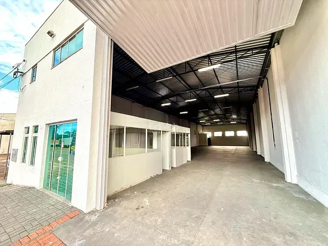 Galpão / Barracão para alugar, no bairro Parque São Paulo em Cascavel