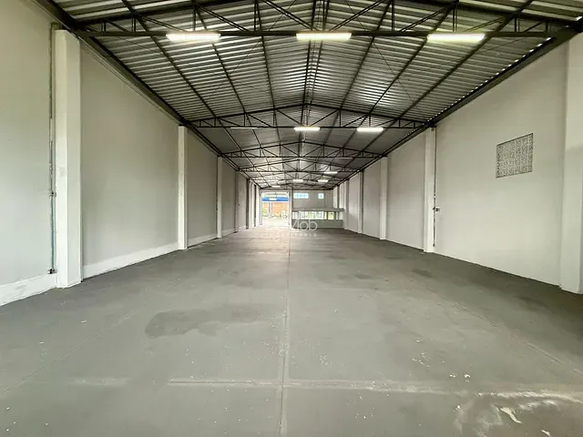 Galpão / Barracão para alugar, no bairro Parque São Paulo em Cascavel