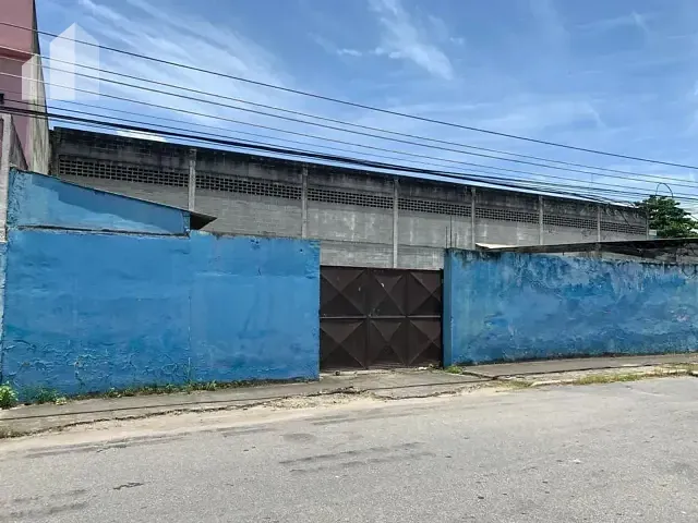 Galpão / Barracão com 480m², à venda, no bairro Moquetá em Nova Iguaçu