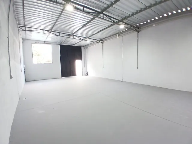 Galpão / Barracão com 200m², para alugar, no bairro Geada em Limeira