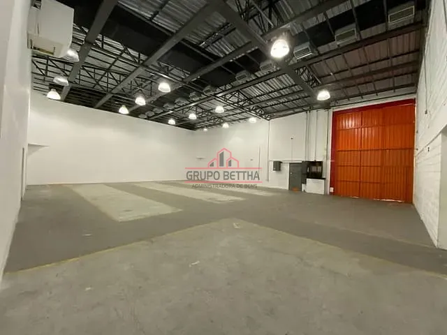 Galpão / Barracão com 2022m², para alugar, no bairro Jardim Iracema/Aldeia em Barueri